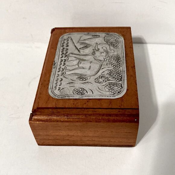 ELEPHANT Wooden Box with Tin Stamped Elephant Trees Grass 4.75 x 3.25 x 1.5 in - Picture 7 of 11